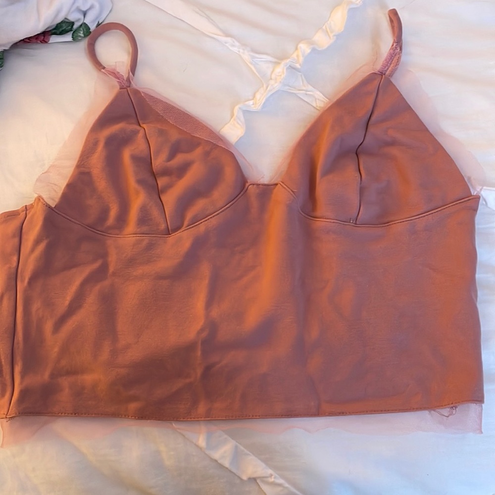 Mesh lined tank